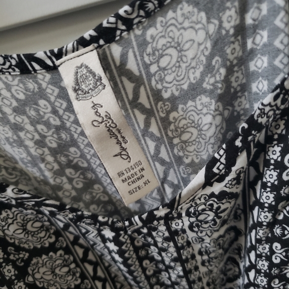 HOT PICK | Tassel Trimmed Boho Top - Picture 4 of 5